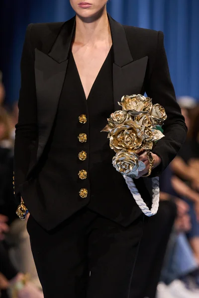 Look 11